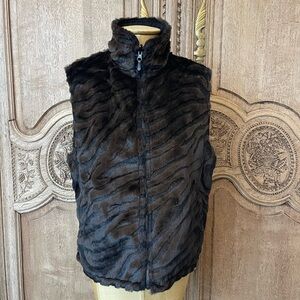 Women’s Sport Haley Black and Brown Faux Fur Vest Size Medium